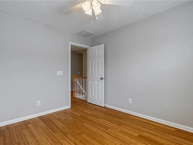211 Harmony Ct — Photo 23