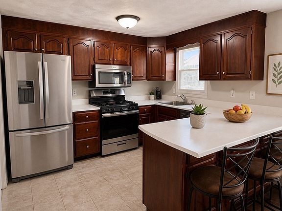 4th image of 165 Wellman Ave #165