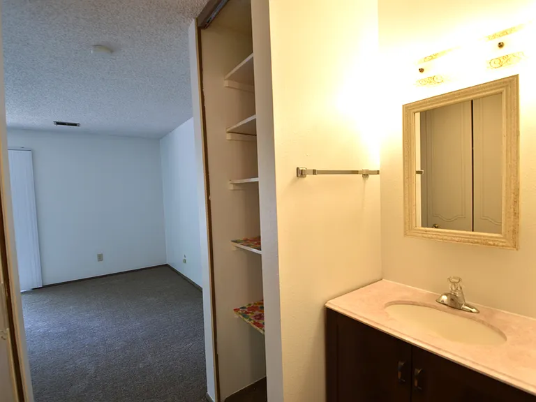 2643 Sherwood Cir — Photo 16