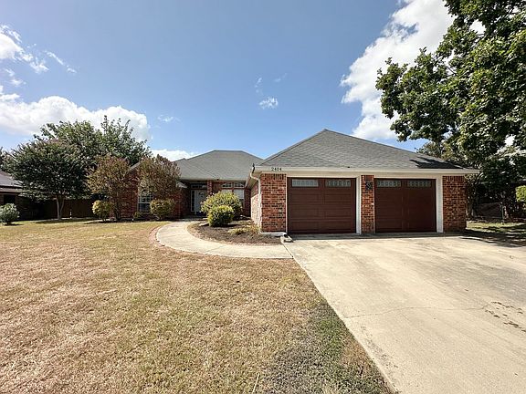 2nd image of 2404 Southport Dr