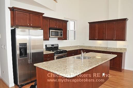 1st image of 1627 N Clybourn Ave Ste 1