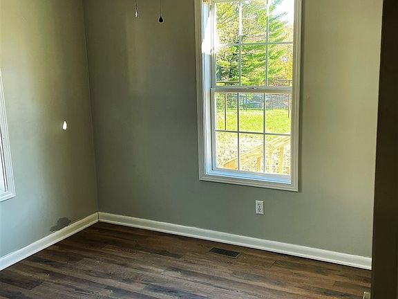 3rd image of 114 Doris Ave