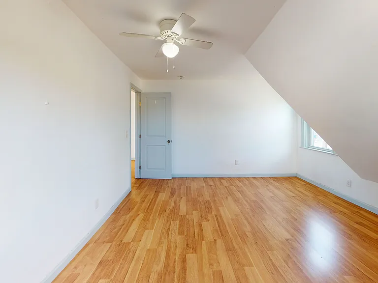7-9 Dexter St — Photo 3