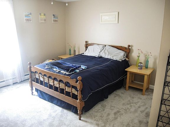3rd image of 10 Pinehurst Ave #B
