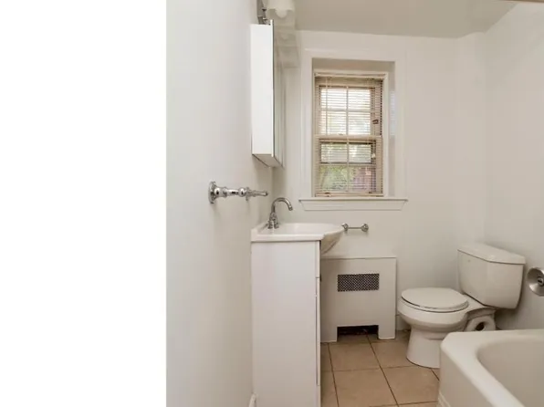 673 Franklin Pl APT A, Philadelphia, PA 19123
