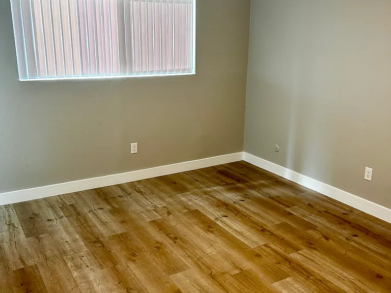 Sundance West Apartments — Photo 4