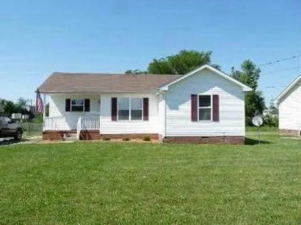 1627 Hannibal Dr, Oak Grove, KY 42262