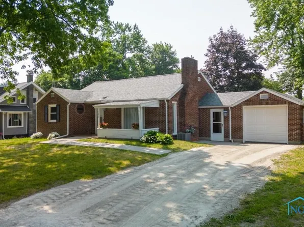 106 Lincoln St, Lyons, OH 43533