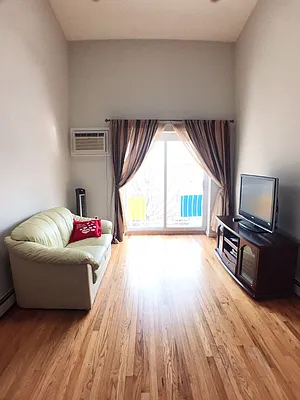 Rented by Bay Sun Realty Inc | media 14