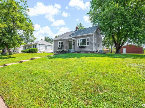 3128 N Chapel Pl, Peoria, IL 61603