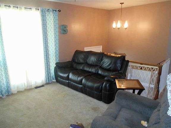 3rd image of 2310 S Lakeport St