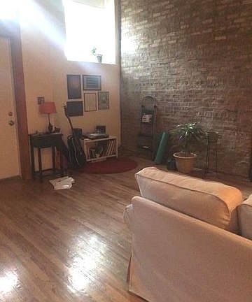 3rd image of 903 N Leavitt St Ste 1