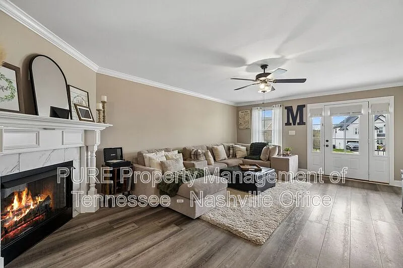 5 bed, 2.5 bath, 2707 sqft, $2,500 — Photo 3