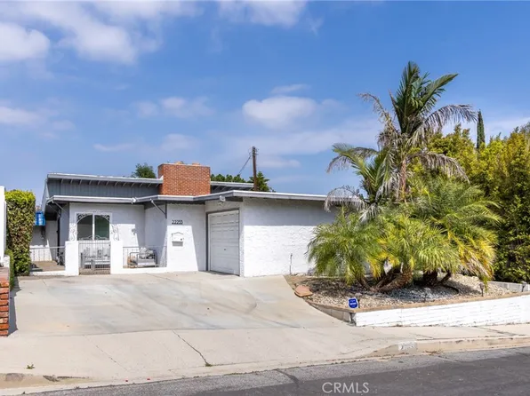 22253 Del Valle St, Woodland Hills, CA 91364
