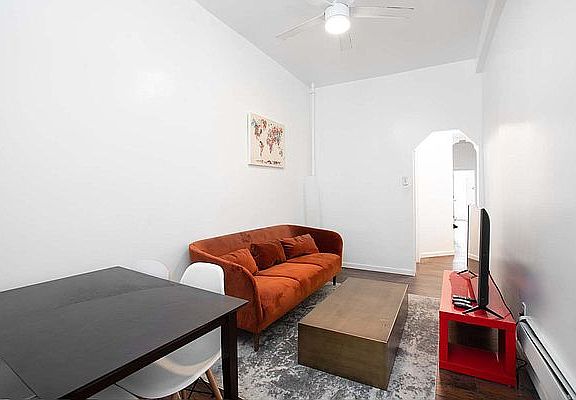 3rd image of 316 Suydam St #L2