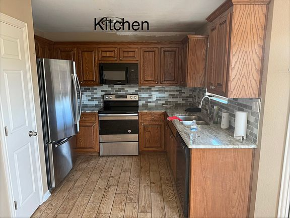 3rd image of 90 Briar Ln