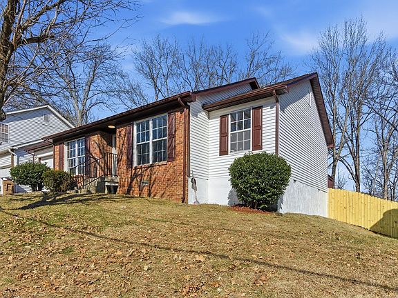 3rd image of 804 Bishopsgate Rd