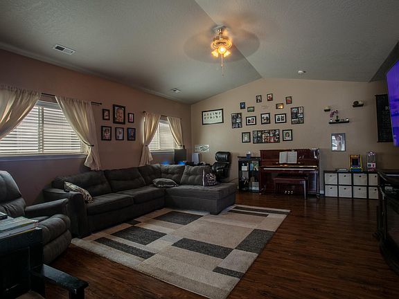 4th image of 1442 N Brookhaven Ln