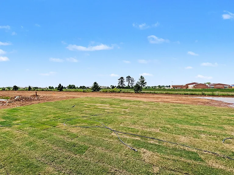 7767 Scenic Valley Ave — Photo 22