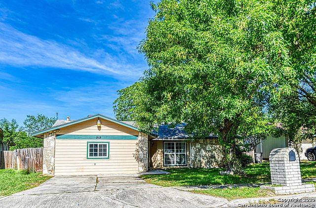 1st image of 919 Saddlebrook Dr