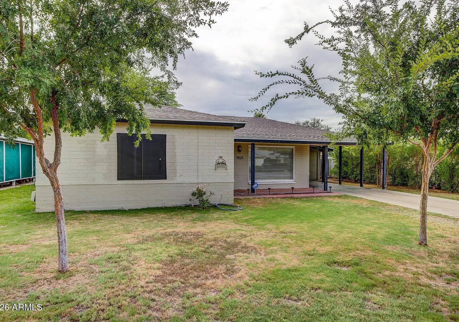 3 bed, 2.0 bath, 1286 sqft, $2,400 — Photo 3