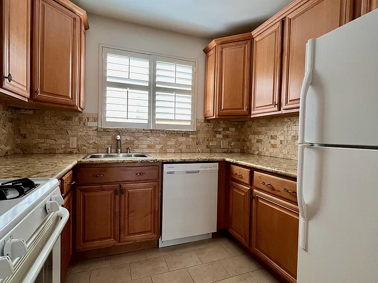 8674 Chalmers Dr #3 — Photo 7