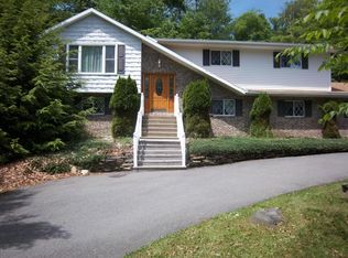 168 Long Woods Rd, Tobyhanna, PA 18466