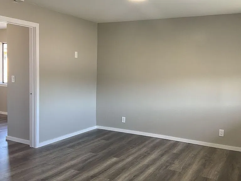 5143 Clara St — Photo 3