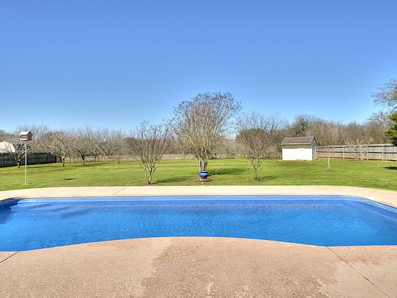 5th image of 847 Bella Vista Cir