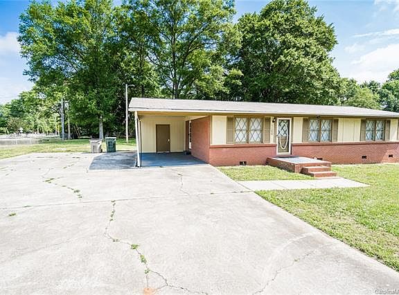2nd image of 1100 Bridgewood Ln