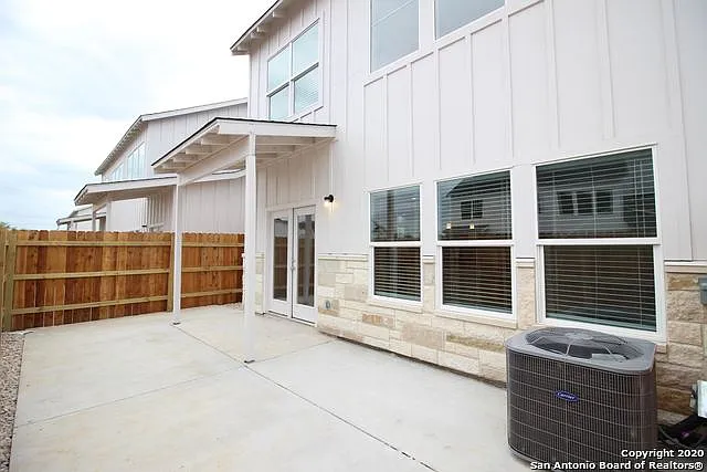 250 Topaz — Photo 19