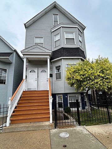 1st image of 3043 N Kedzie Ave APT 2