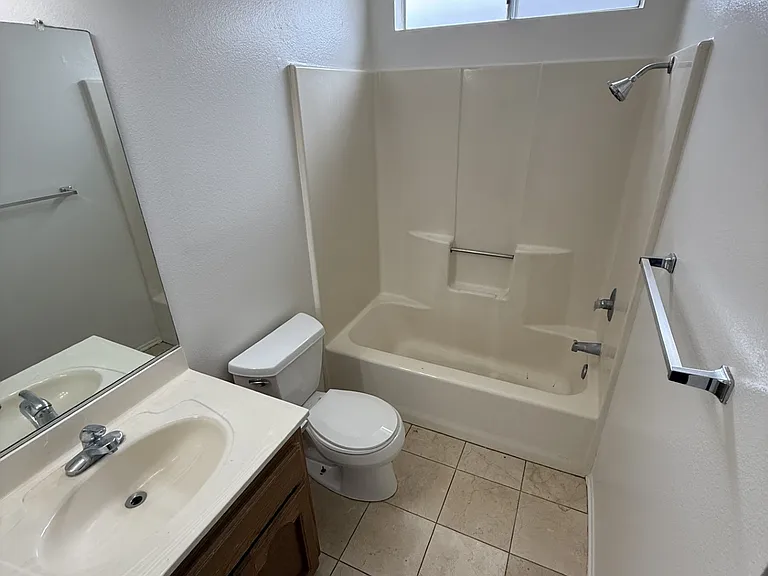 15252 Wallace Ave — Photo 8