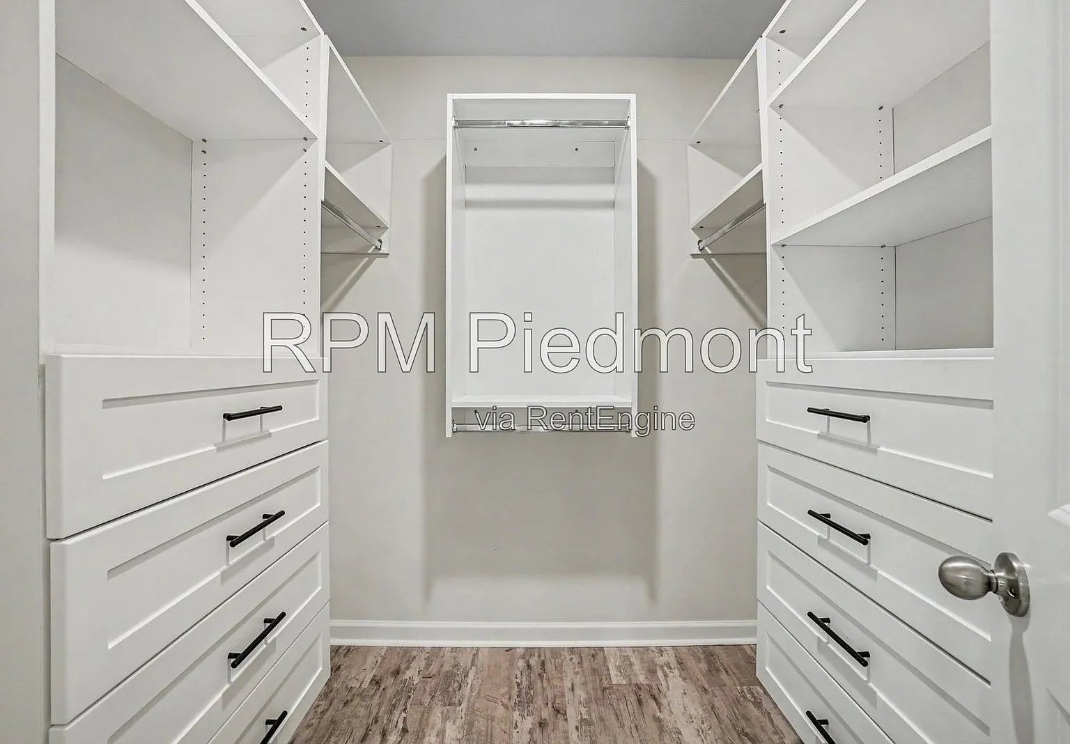 5 bed, 3.0 bath, 2534 sqft, $3,500 — Photo 4