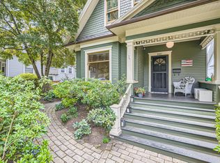1917 4th Ave W, Seattle, WA 98119