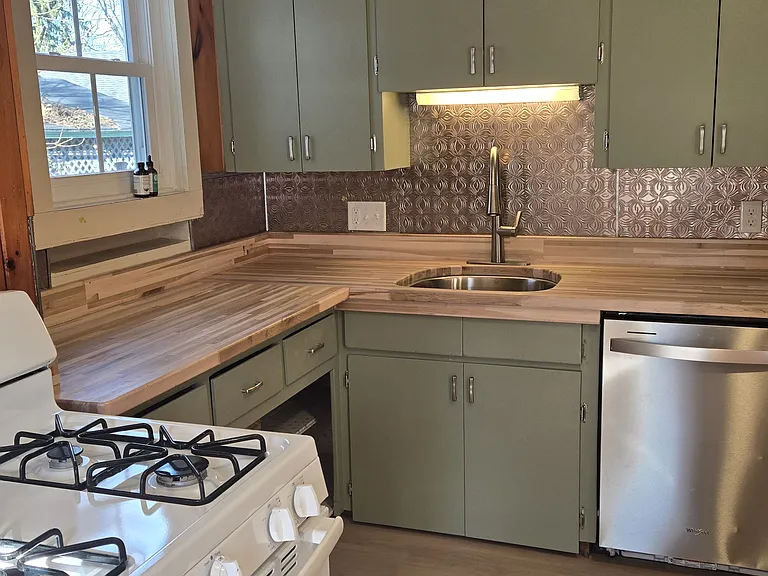 Kitchen sink and Maple Countertop