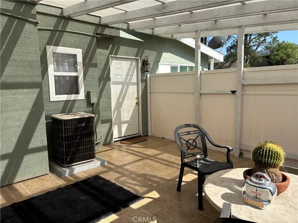 290 Matterhorn Dr, Corona, CA 92881
