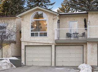 643 E Strathcona Dr SW, Calgary, AB T3H1K6