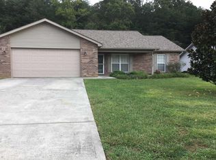 3020 Country Meadows Ln, Maryville, TN 37803