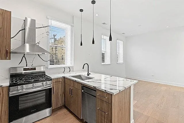1236 W Hubbard St #2S — Photo 4