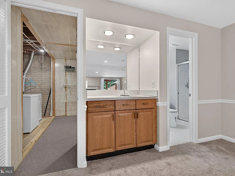 7259 Worsley Way — Photo 44
