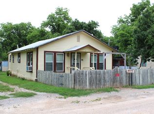 617 S Rusk St, De Leon, TX 76444