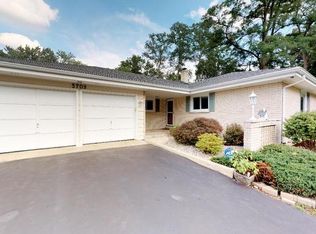 5709 Janes Ave, Downers Grove, IL 60516