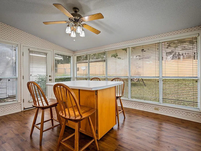 7300 Cypress Ave — Photo 8