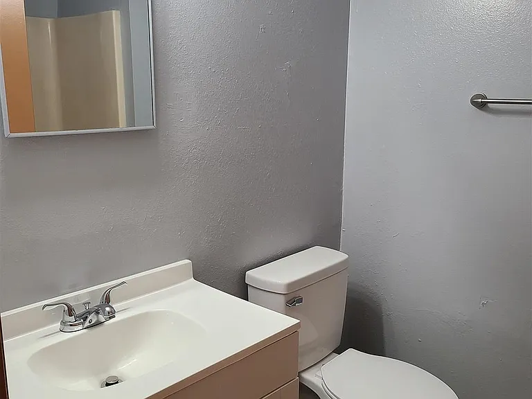 465 S L St #A — Photo 9