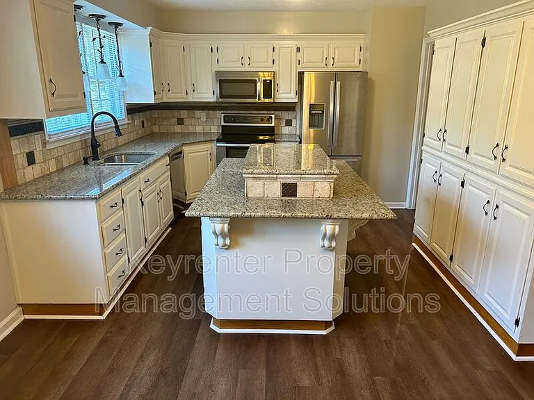 510 Shore Rd — Photo 11