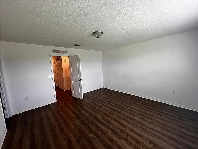 306 Madison Dr — Photo 12
