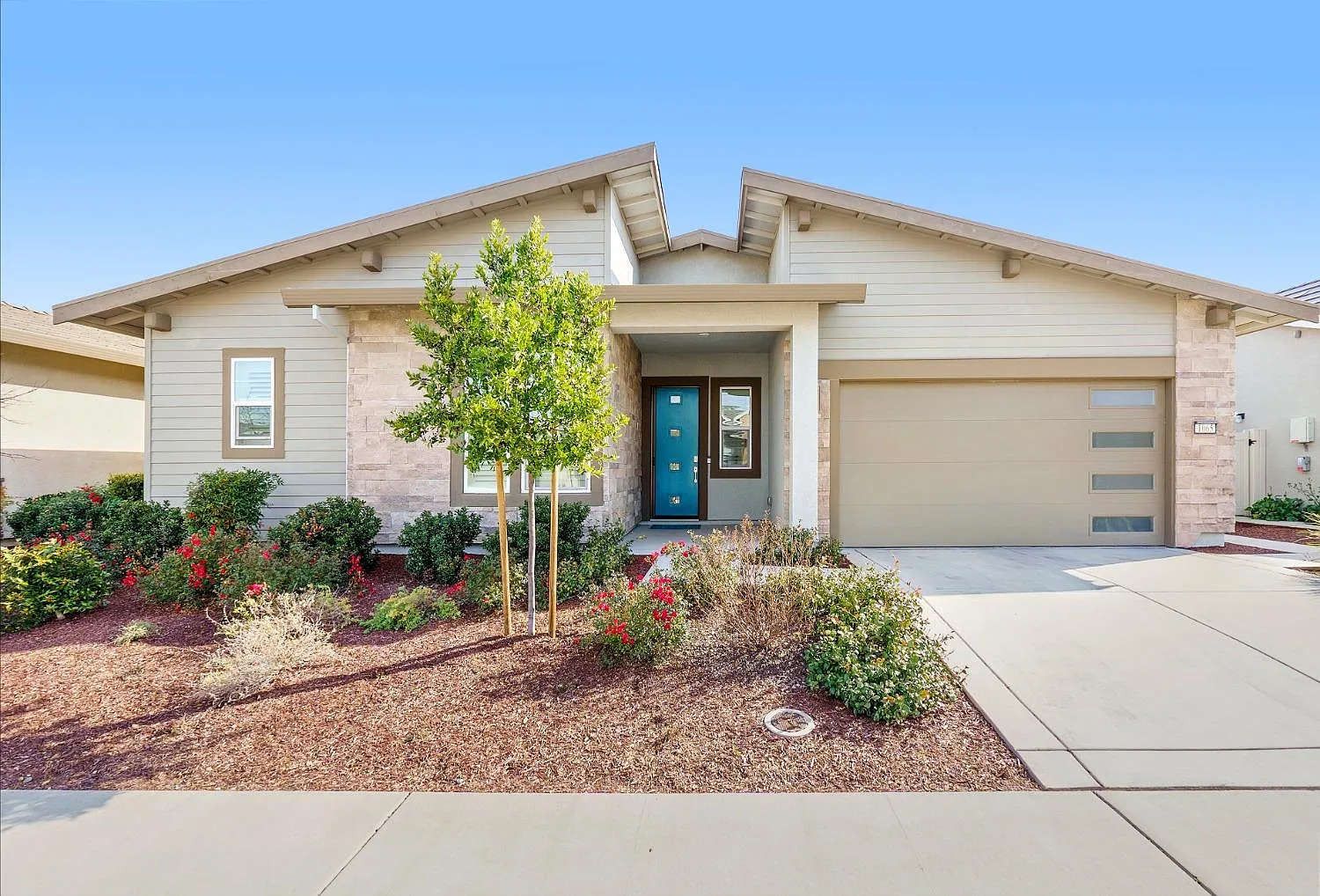 1065 Zodiac Ln photo 1
