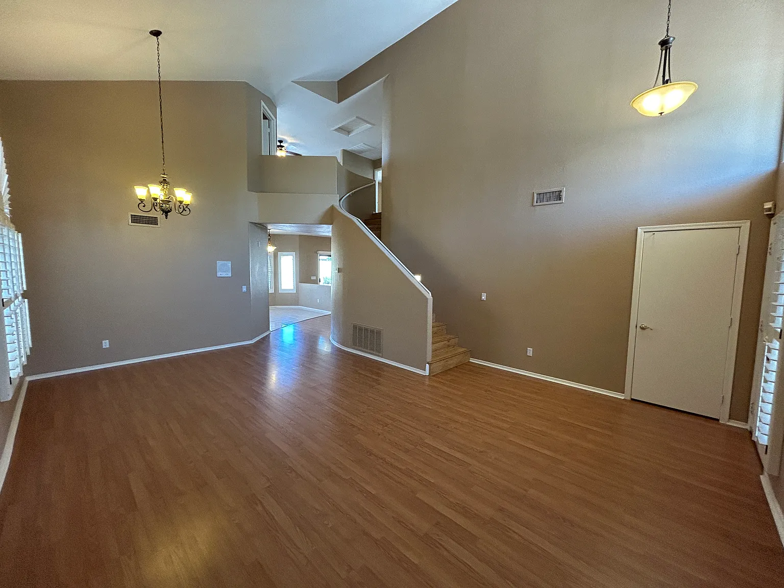 3 bed, 2.5 bath, 2231 sqft, $2,750 — Photo 4