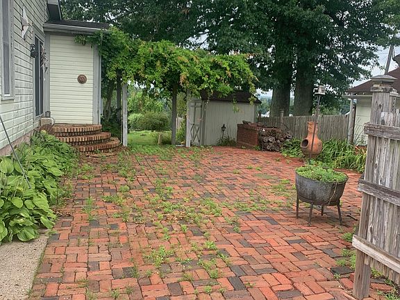 2nd image of 123 Adams Ave